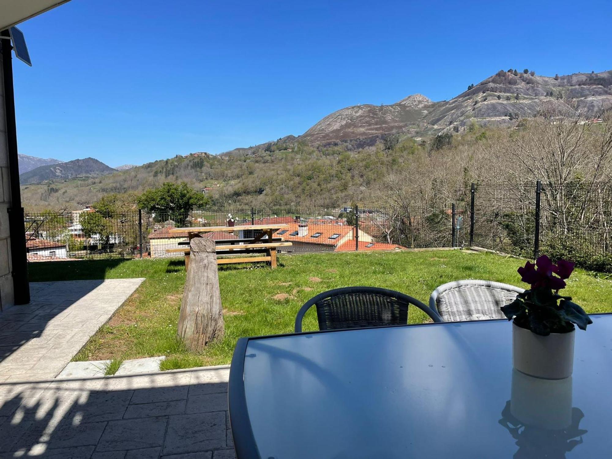 Apartamento Cangas Relax Onís エクステリア 写真